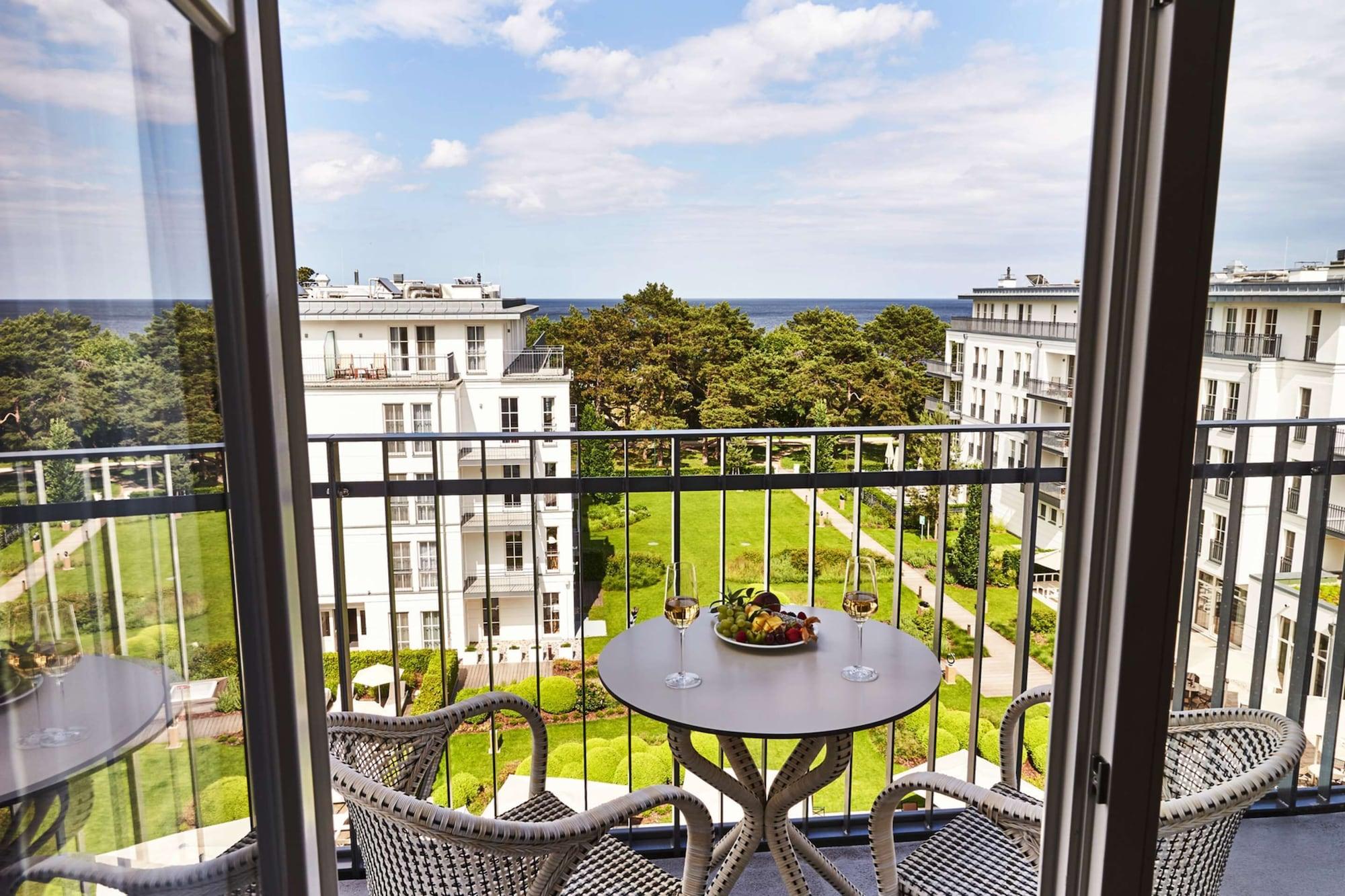 Steigenberger Grandhotel & Spa Heringsdorf Eksteriør bilde View from the balcony of a suite